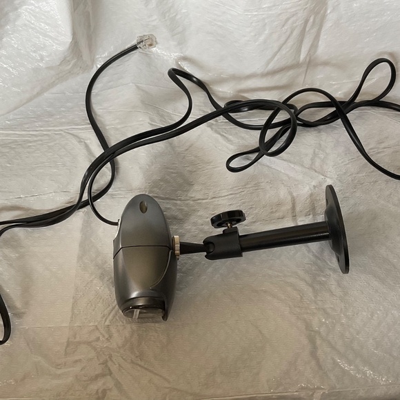 SYLVANIA weatherproof COLOR SECURITY CAMERA NEW INSIDE /OUTSIDE - Picture 11 of 13